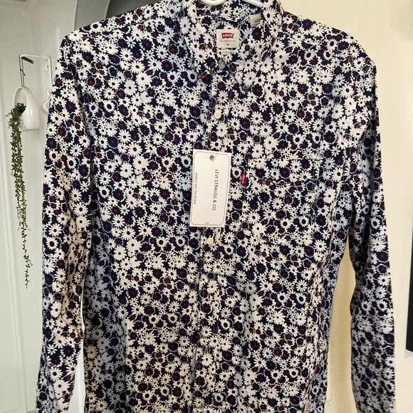 Long sleeve Levi’s shirt - Picture 1 of 4